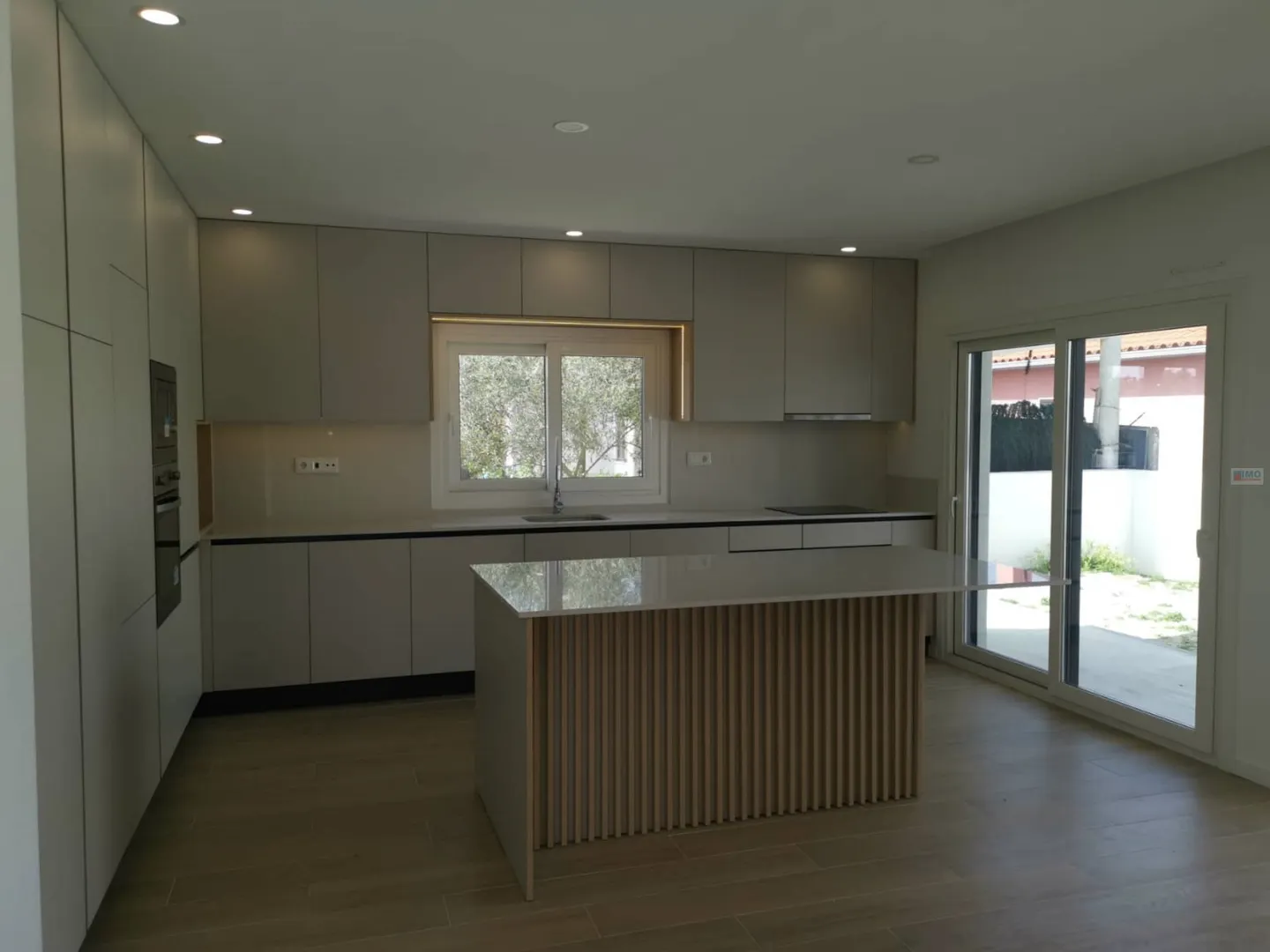 Ver detalhes: Venda Moradia T4